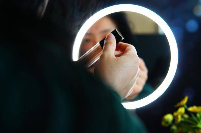 ：斐色耐JIUJIU化妆镜体验不朽情缘首页日光还原所见即所得(图20)